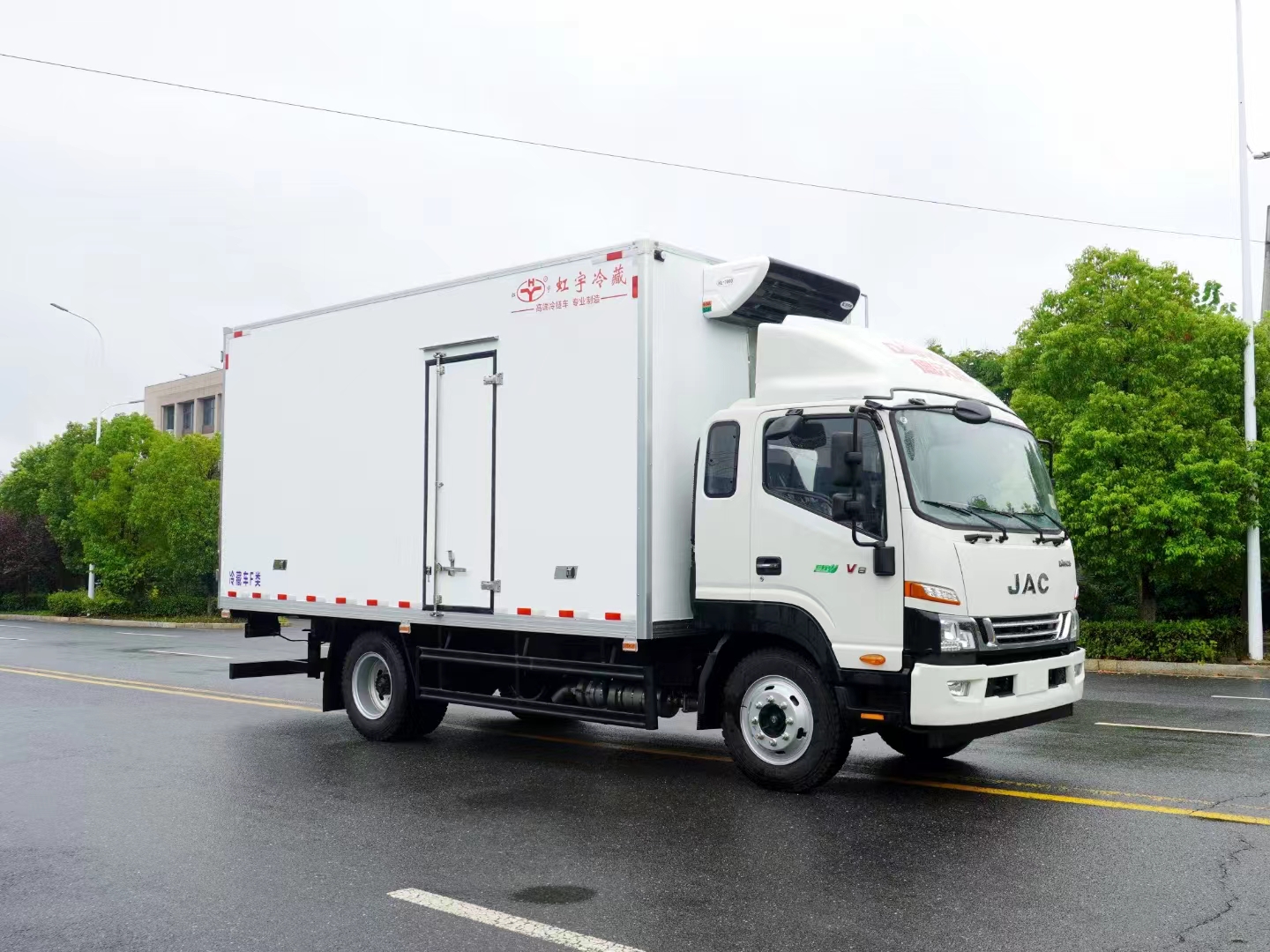 江淮德沃斯V8 新款米5冷藏车