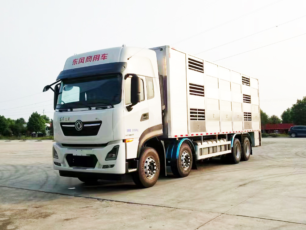 东风天龙9米6畜牧活猪运输车